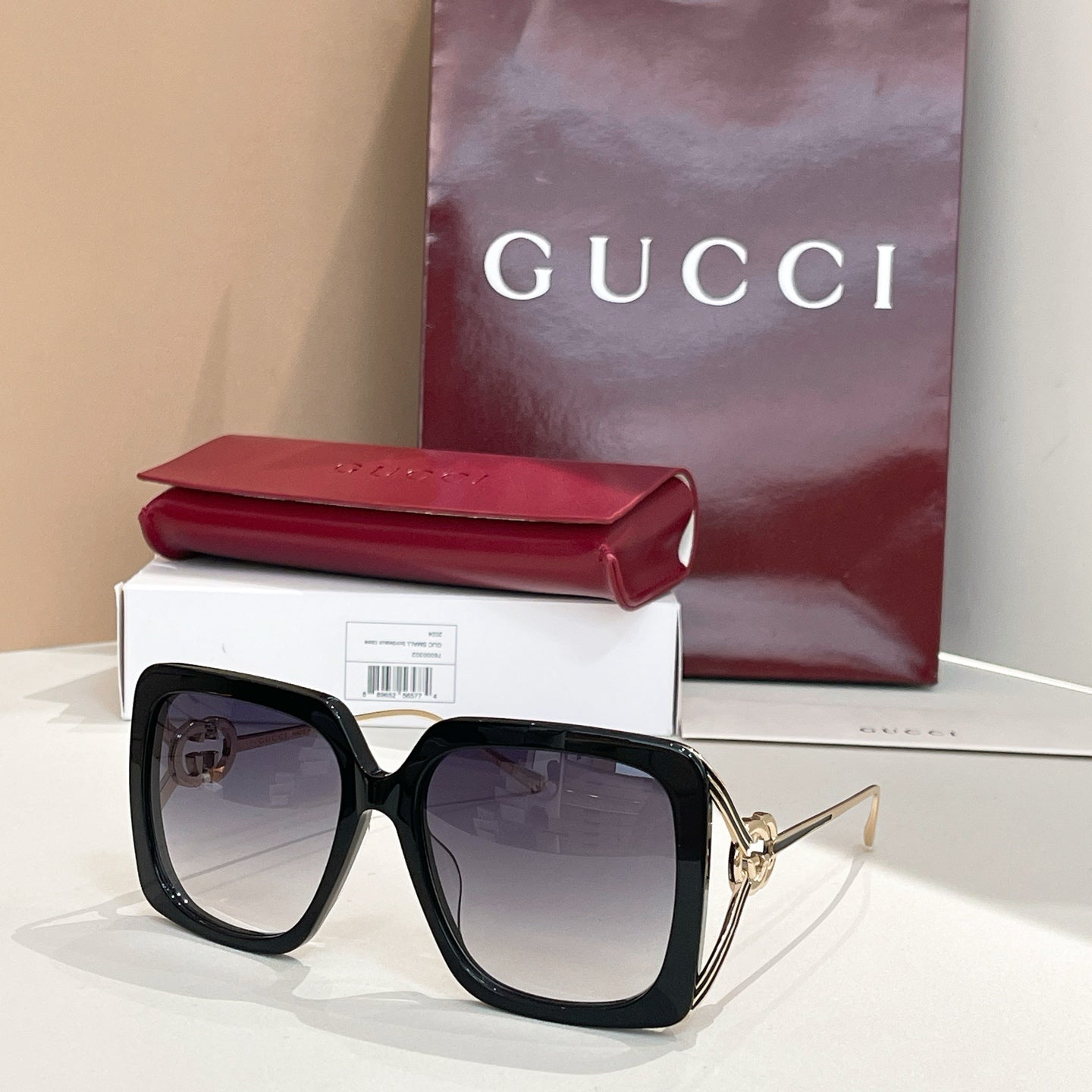 Square full frame sunglasses