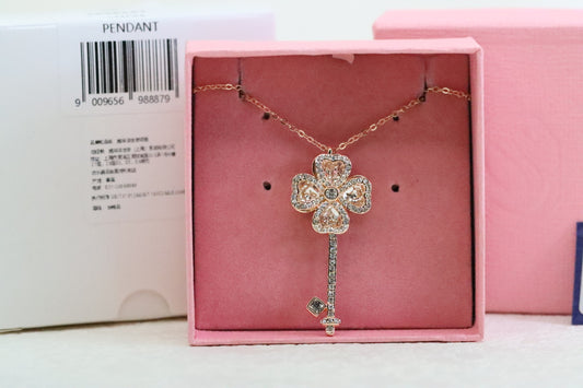 Rose gold diamond rotating four-leaf clover key necklace
