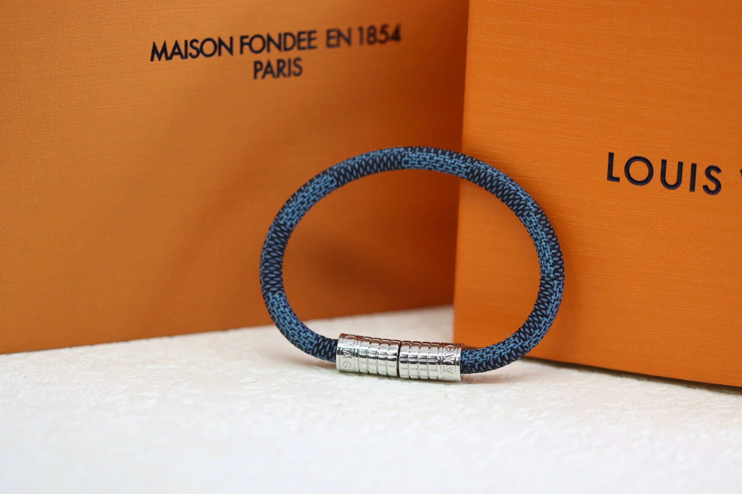 Silver rivet navy blue new bracelet