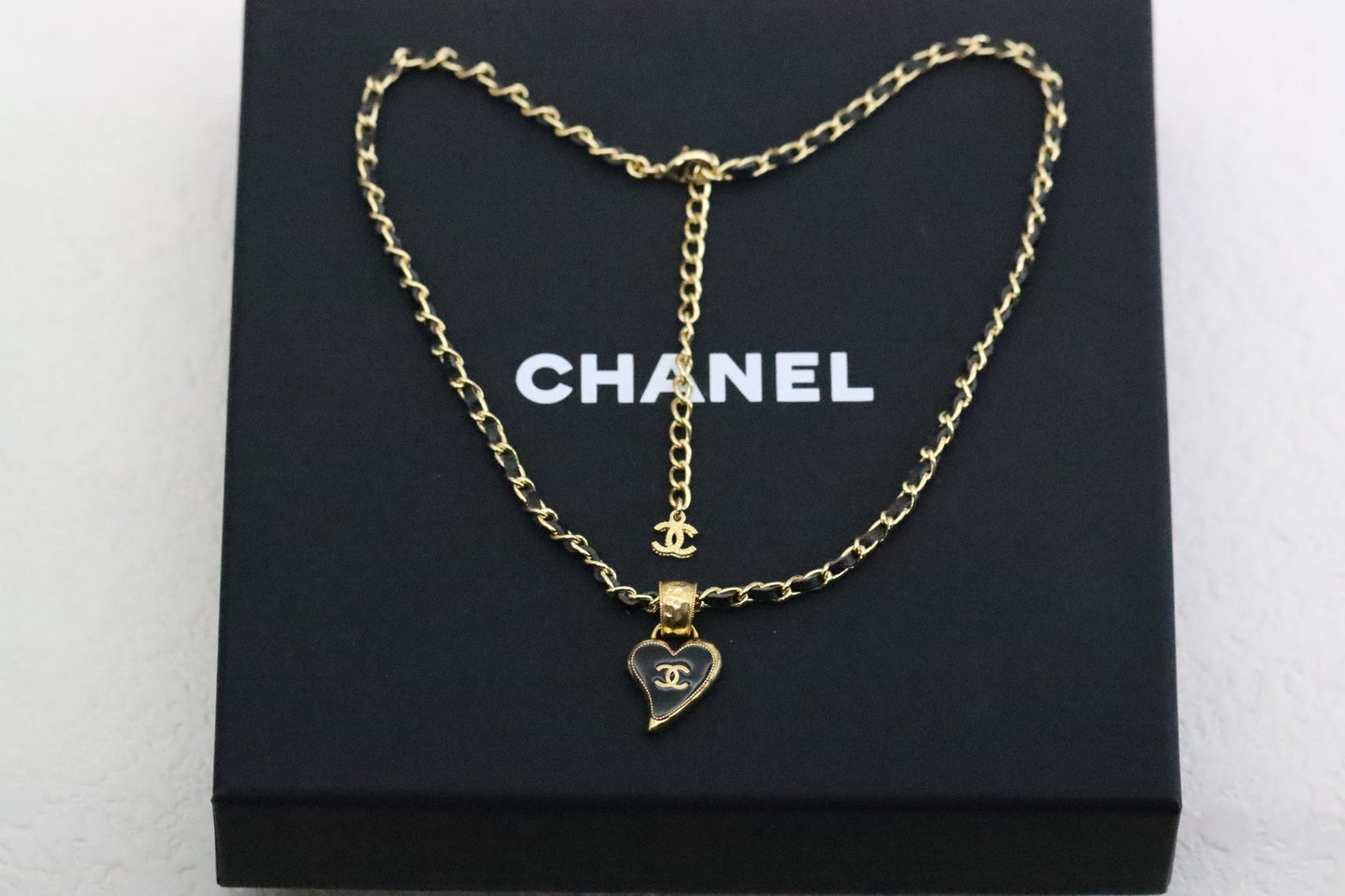 Gold Braided Double C Black Heart Clavicle Necklace