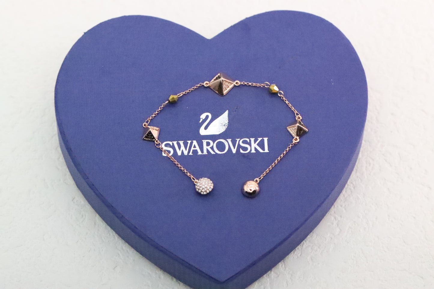 Rose Gold Pyramid Crystal Pearl Magnetic Bracelet