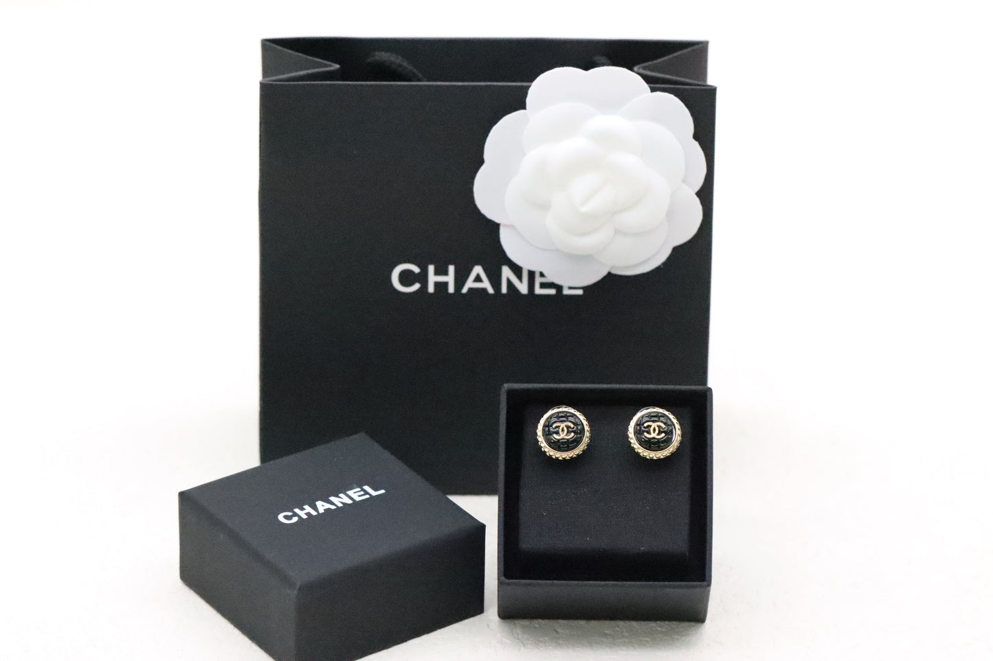 Gold button double c earrings