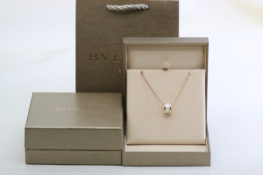Rose gold and diamond necklace with white ceramic