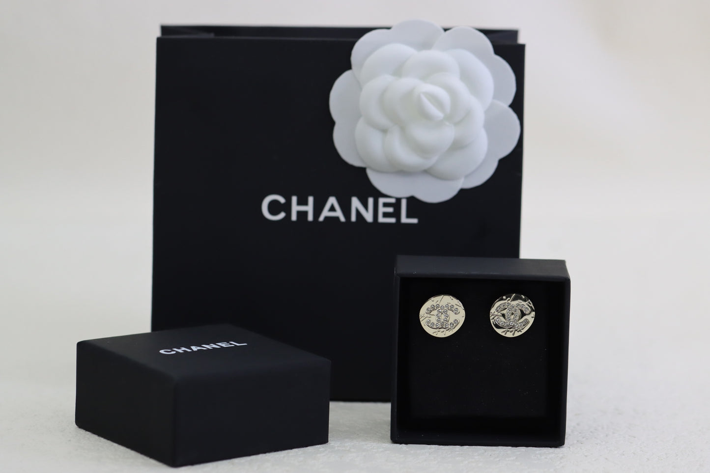 Round diamond double C earrings