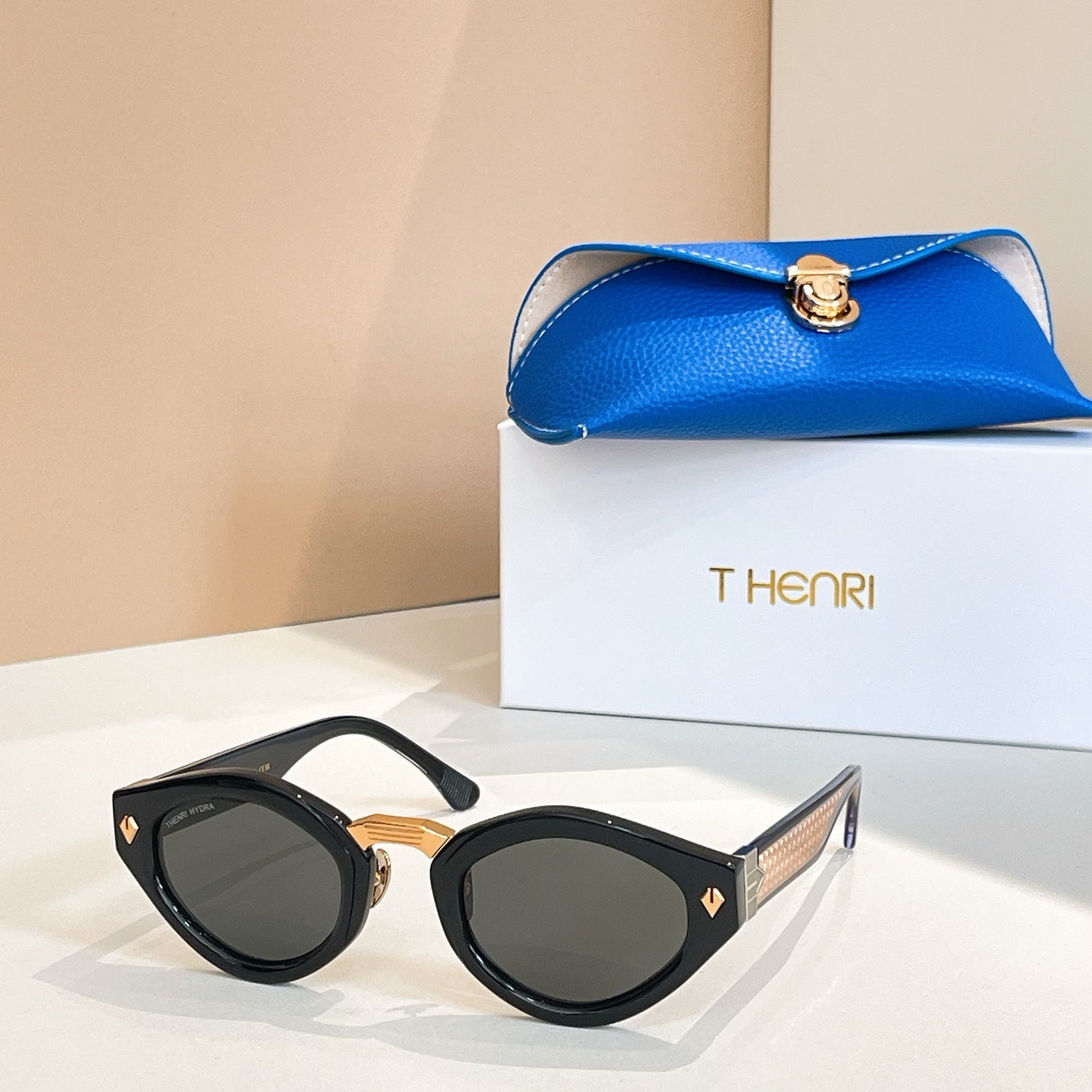 Cat Shape Full Frame Sunglasses