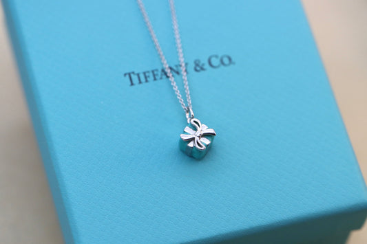 gift box necklace