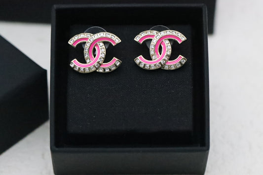 Gold button double c earrings