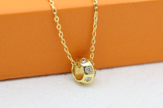 Gold chessboard diamond square clavicle necklace