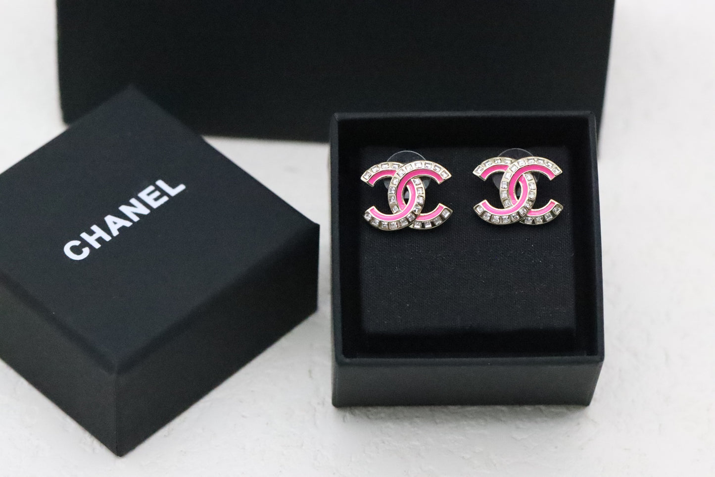 Gold button double c earrings