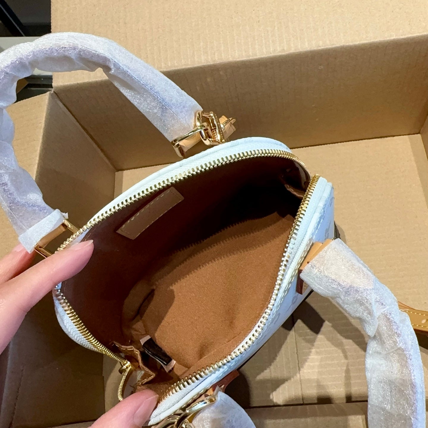 Mini shell bag
