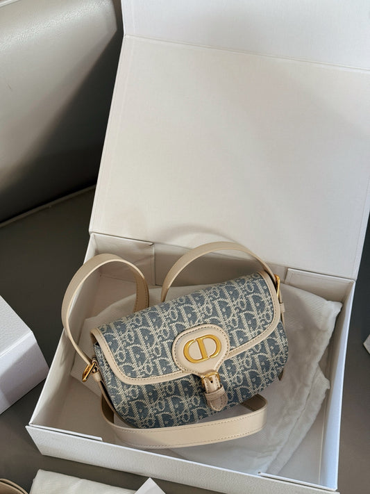 Bobby Crescent Bag