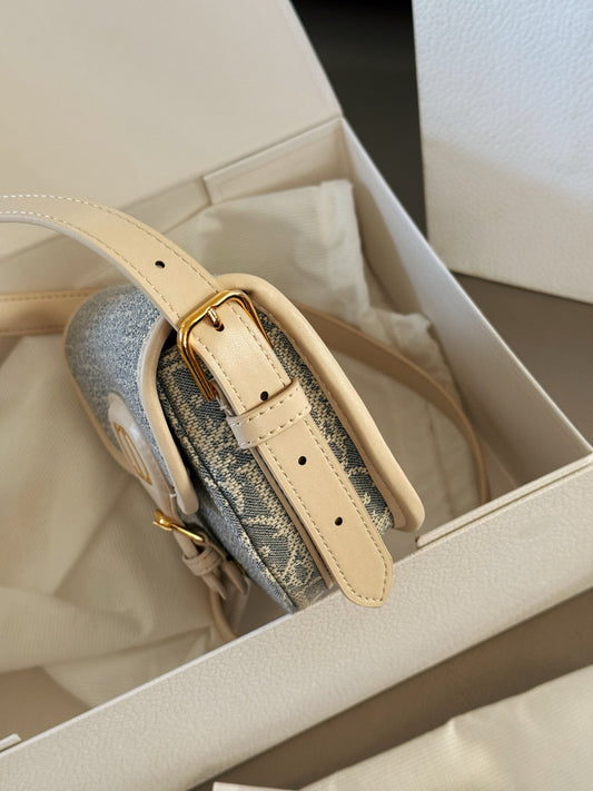 Bobby Crescent Bag