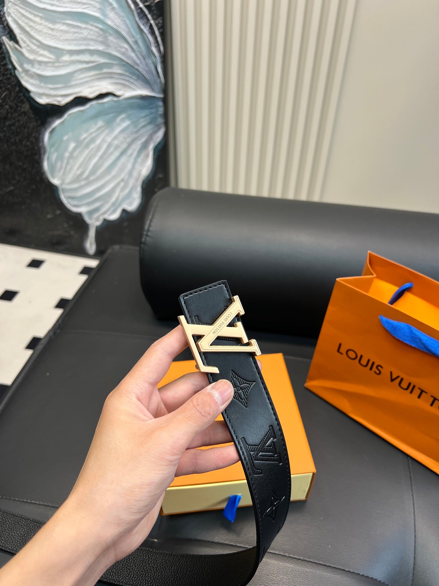 New cowhide belt with patterned logo  1