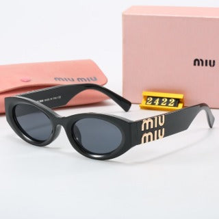 Trendy cat-eye shaped sunglasses