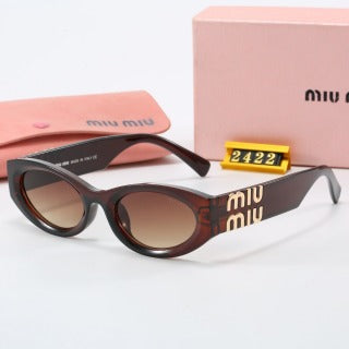 Trendy cat-eye shaped sunglasses