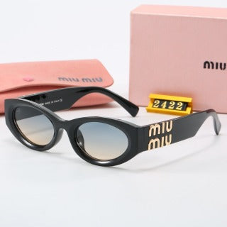 Trendy cat-eye shaped sunglasses