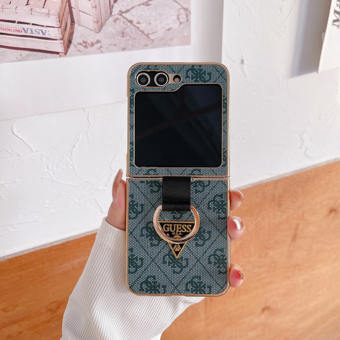 Electroplating Retro Embossed Ring Holder Flip Case