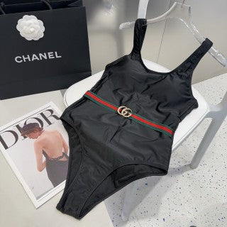 Swimsuit, makes you look slim and good-looking!