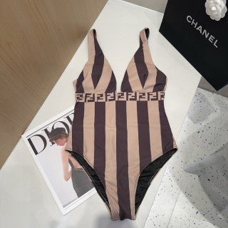 Swimsuit, makes you look slim and good-looking!