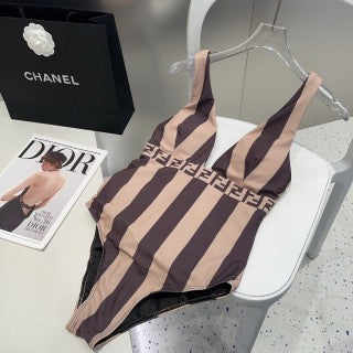Swimsuit, makes you look slim and good-looking!