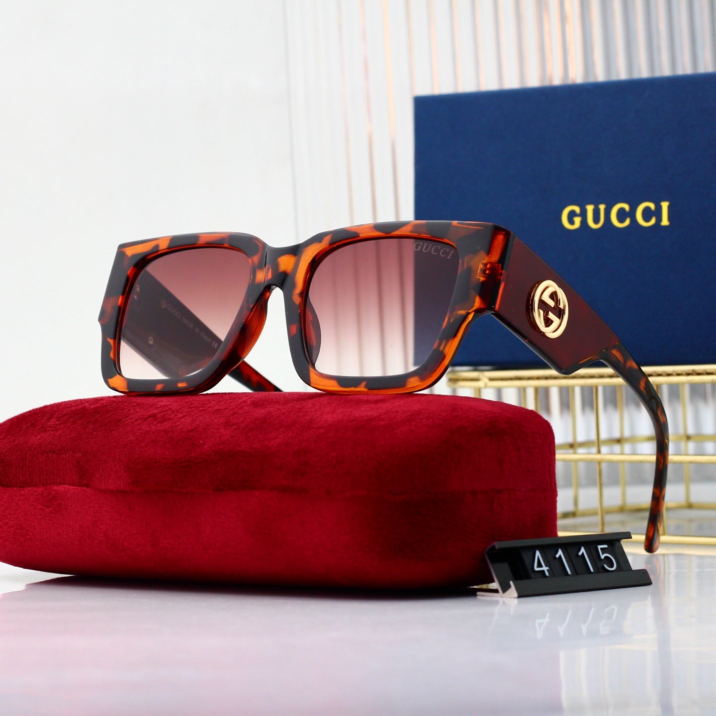 Cat-eye full frame sunglasses 4415