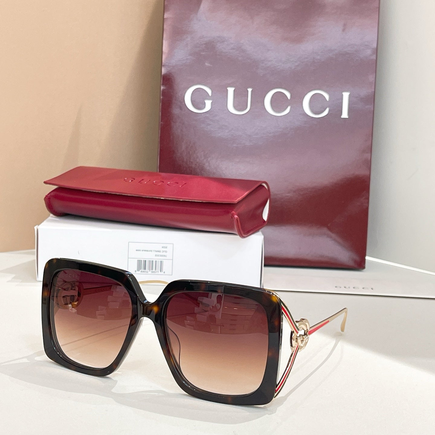 Square full frame sunglasses