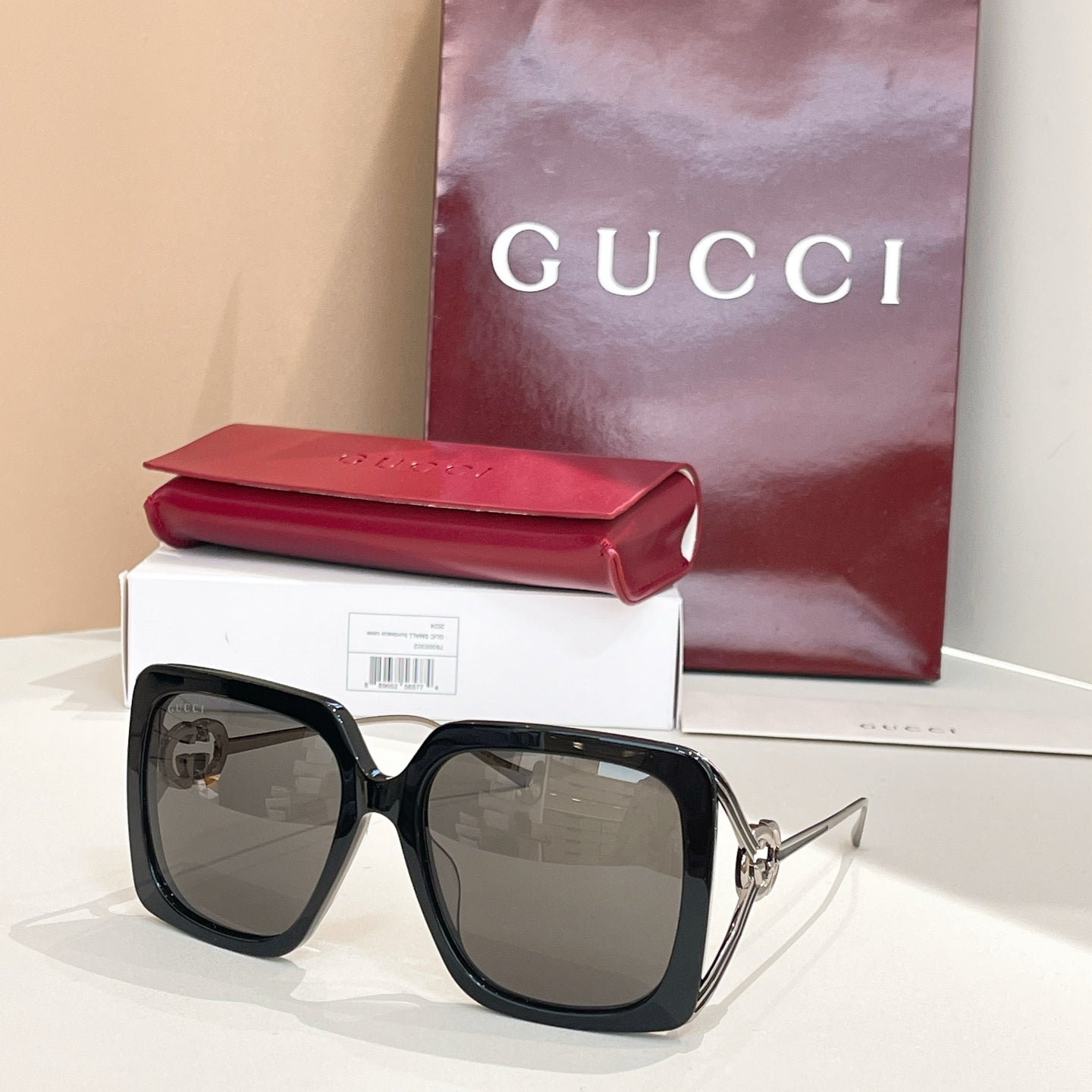 Square full frame sunglasses