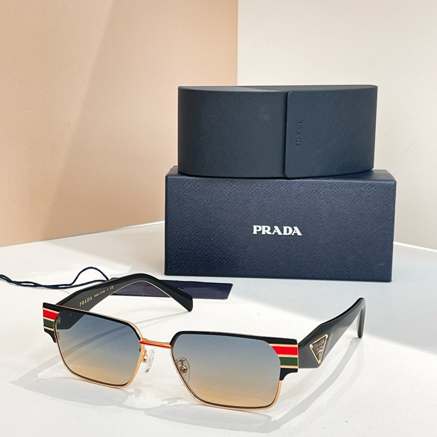 Gradient two-tone sunglasses