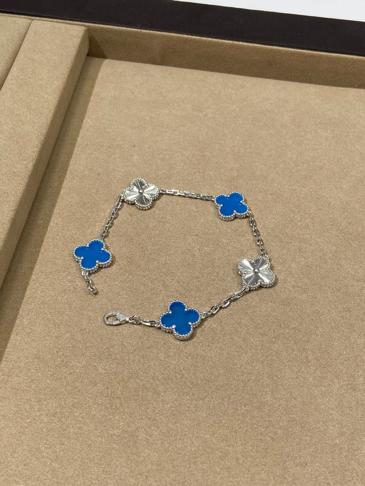 Five-flower bracelet ceramic laser