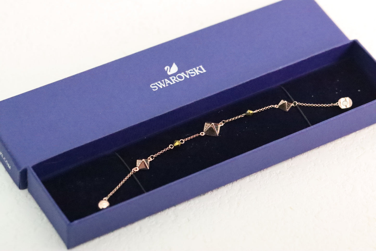 Rose Gold Pyramid Crystal Pearl Magnetic Bracelet