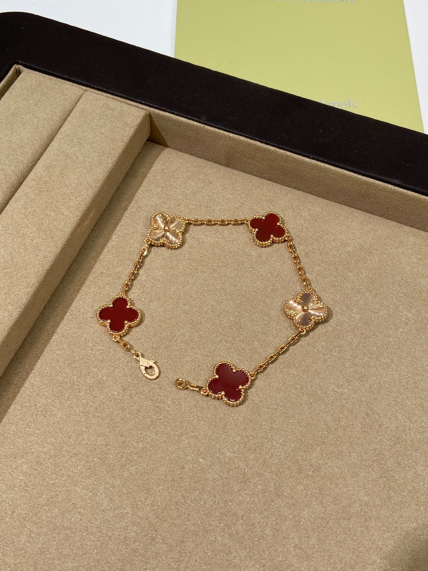 Five-flower bracelet ceramic laser