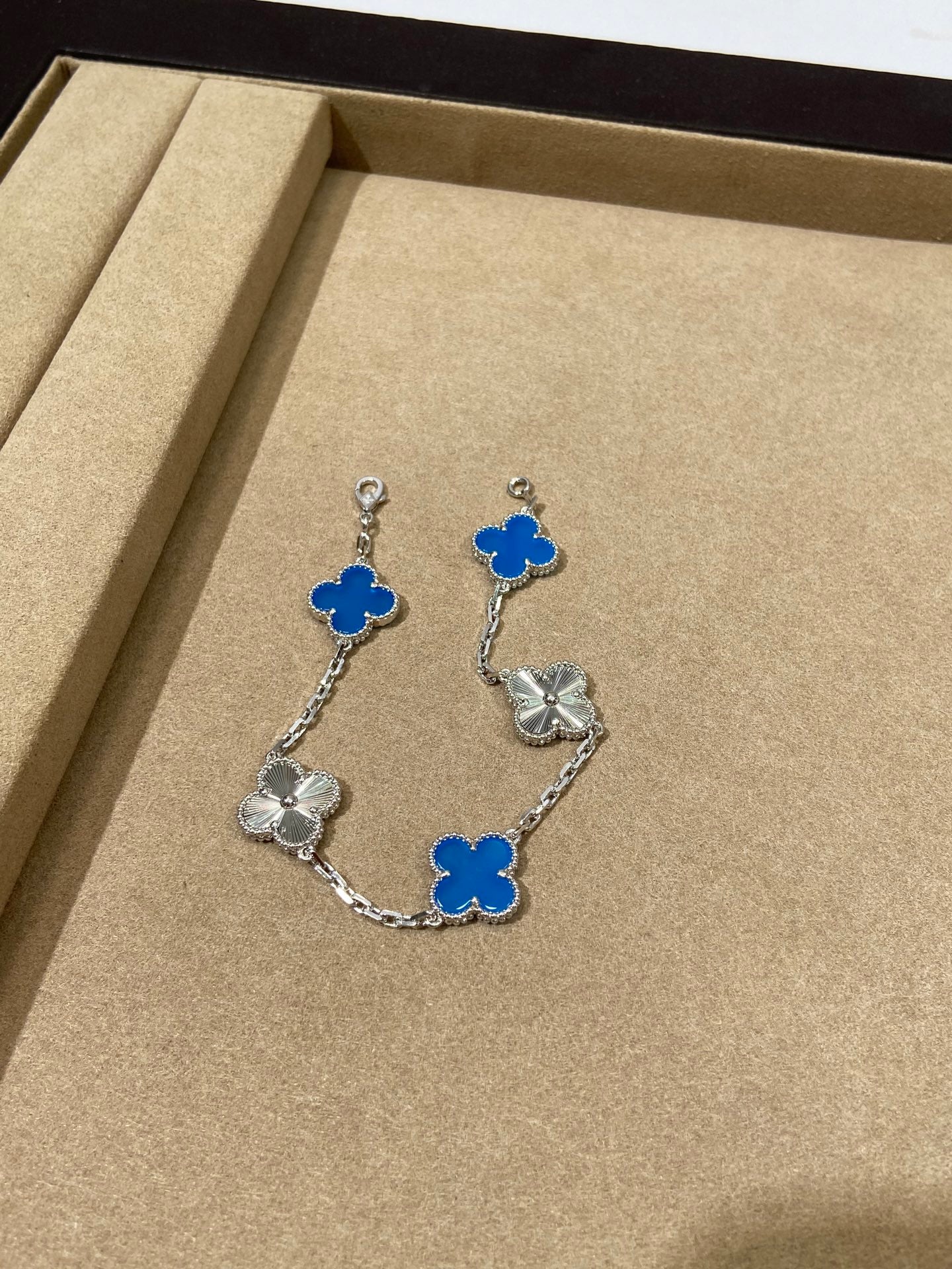 Five-flower bracelet ceramic laser