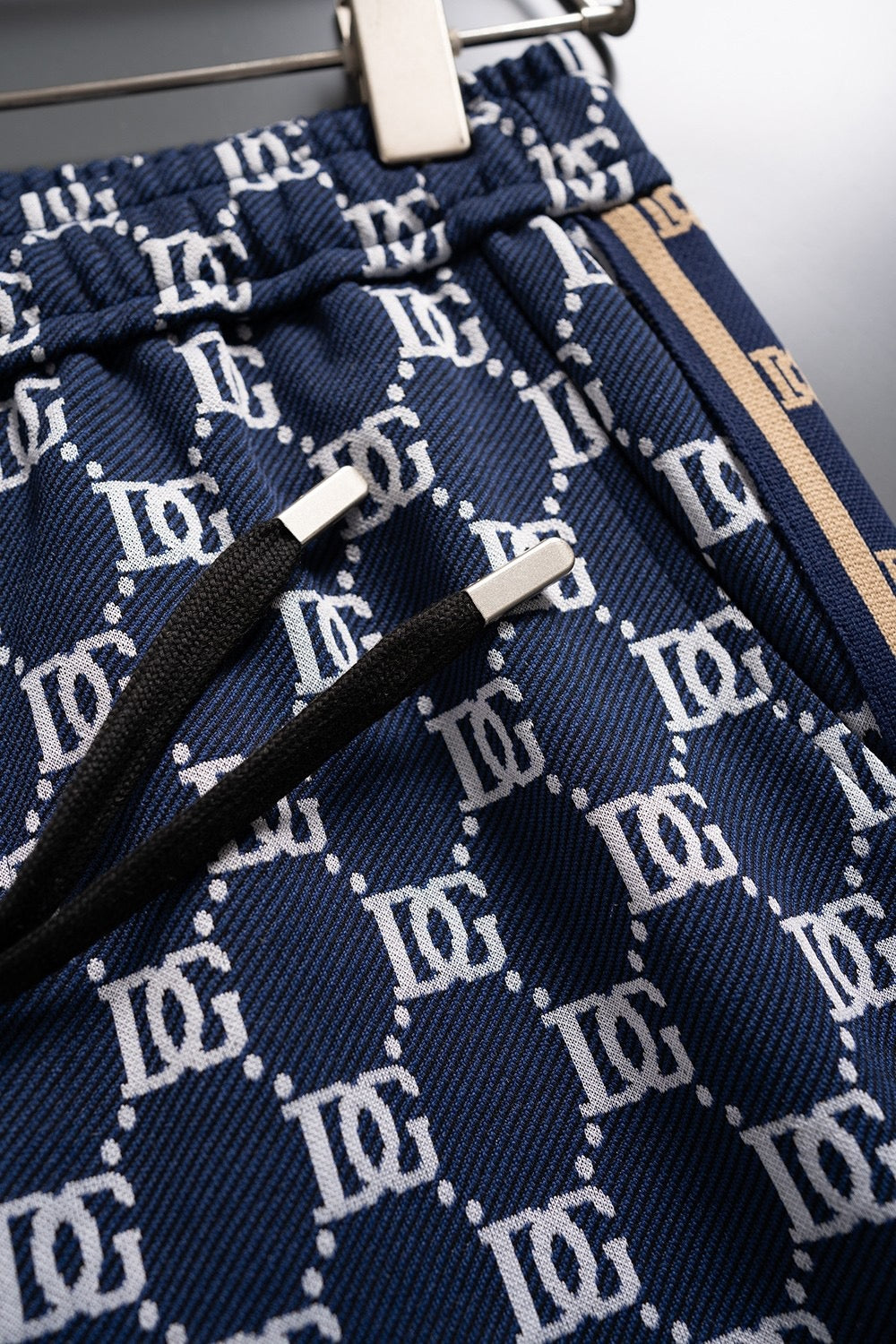 LOGO GRAPHIC KNIT JACQUARD SHORTS