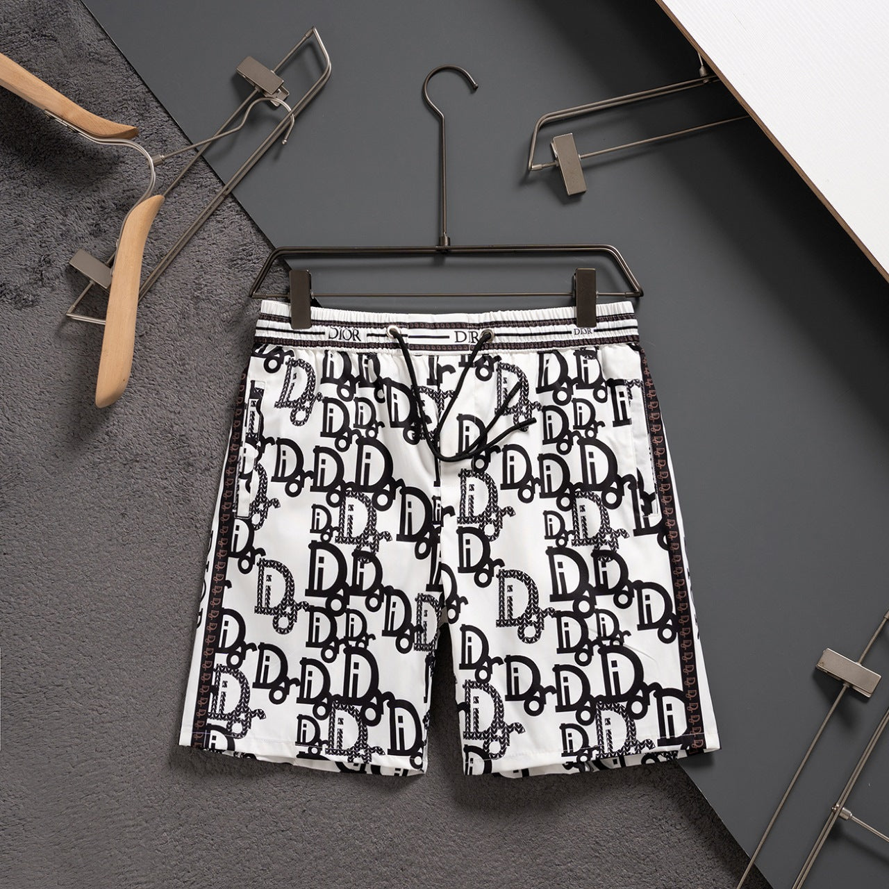 Classic casual quick-drying beach shorts
