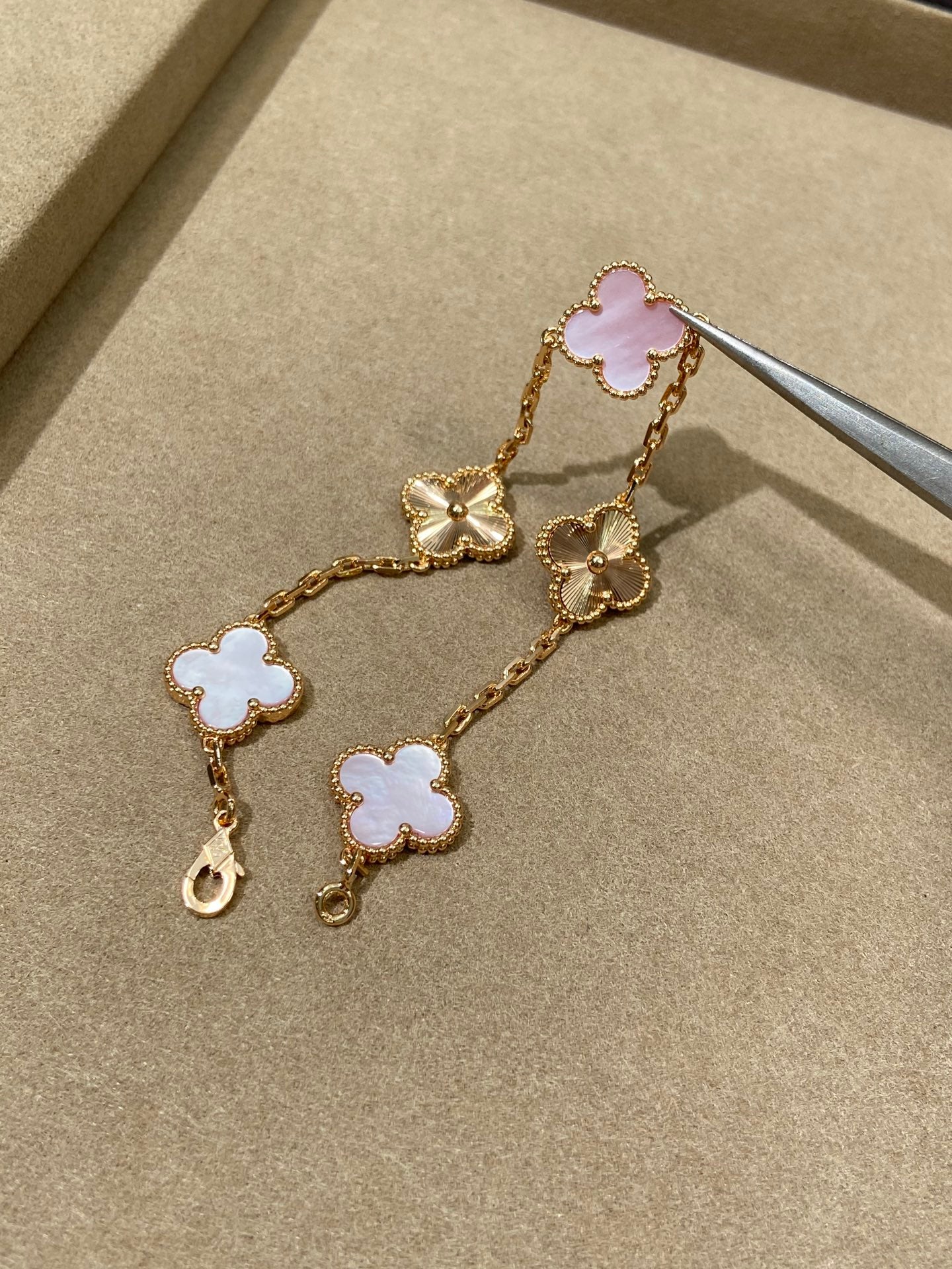 Five-flower bracelet ceramic laser