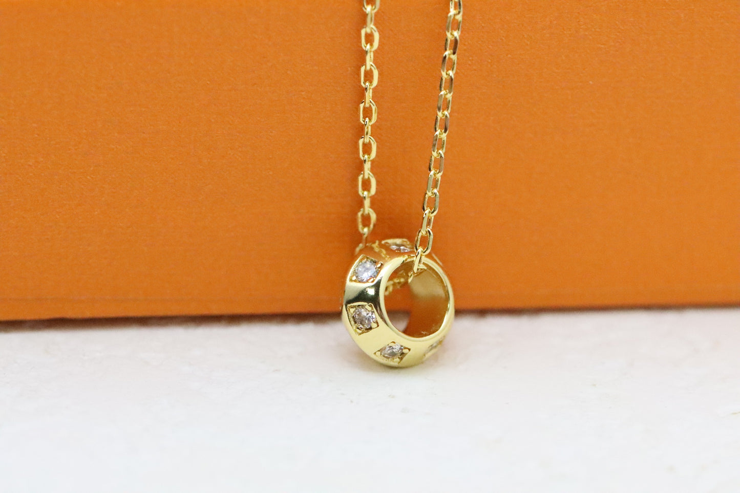 Gold chessboard diamond square clavicle necklace