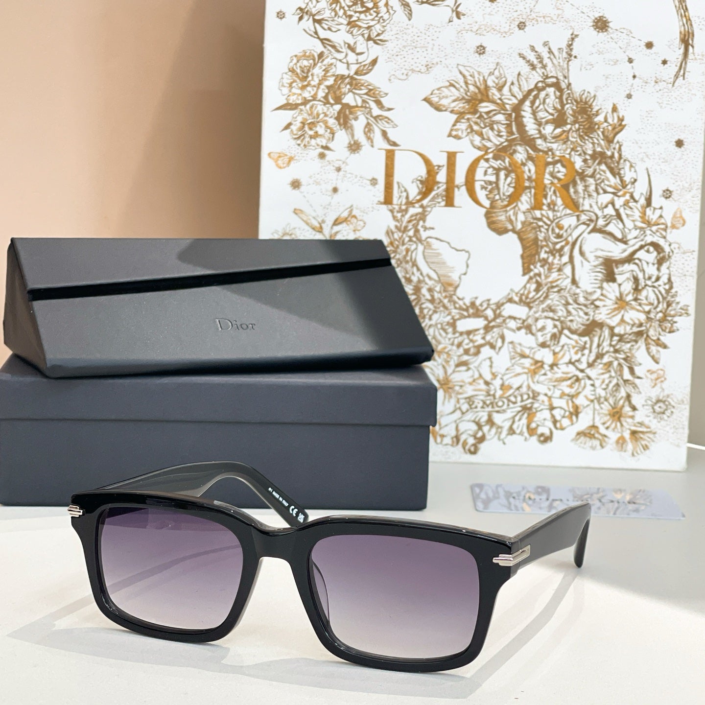 New full frame gradient sunglasses
