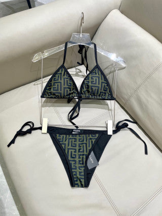 It can be worn as an inner or outer layer.